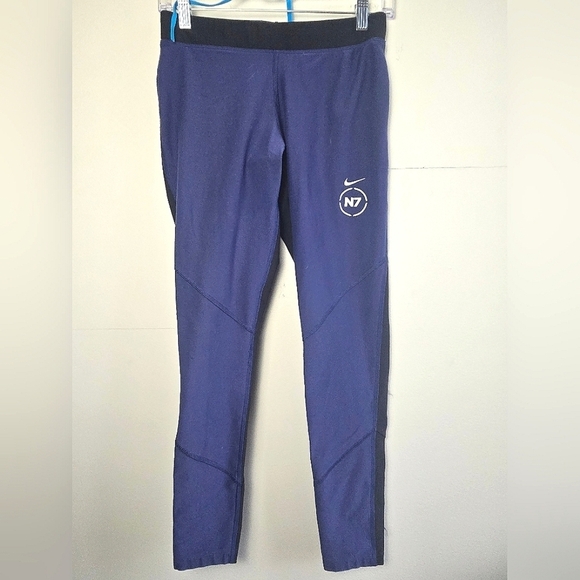 Women's Nike N7 2016 Athletic Leggings, Size Medium - Picture 1 of 3